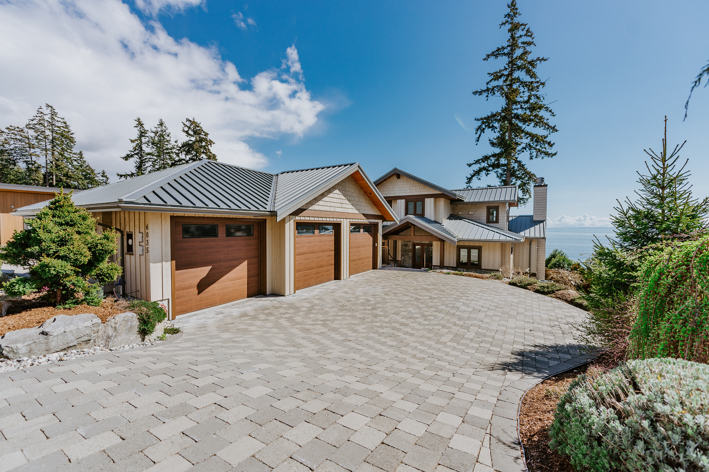6035 Silverstone Lane, Sechelt, BC, V7Z 0T8