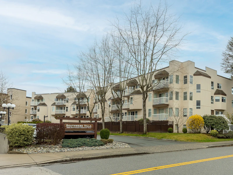 302 - 1860 E Southmere Crescent, Surrey BC V4A 6Y7