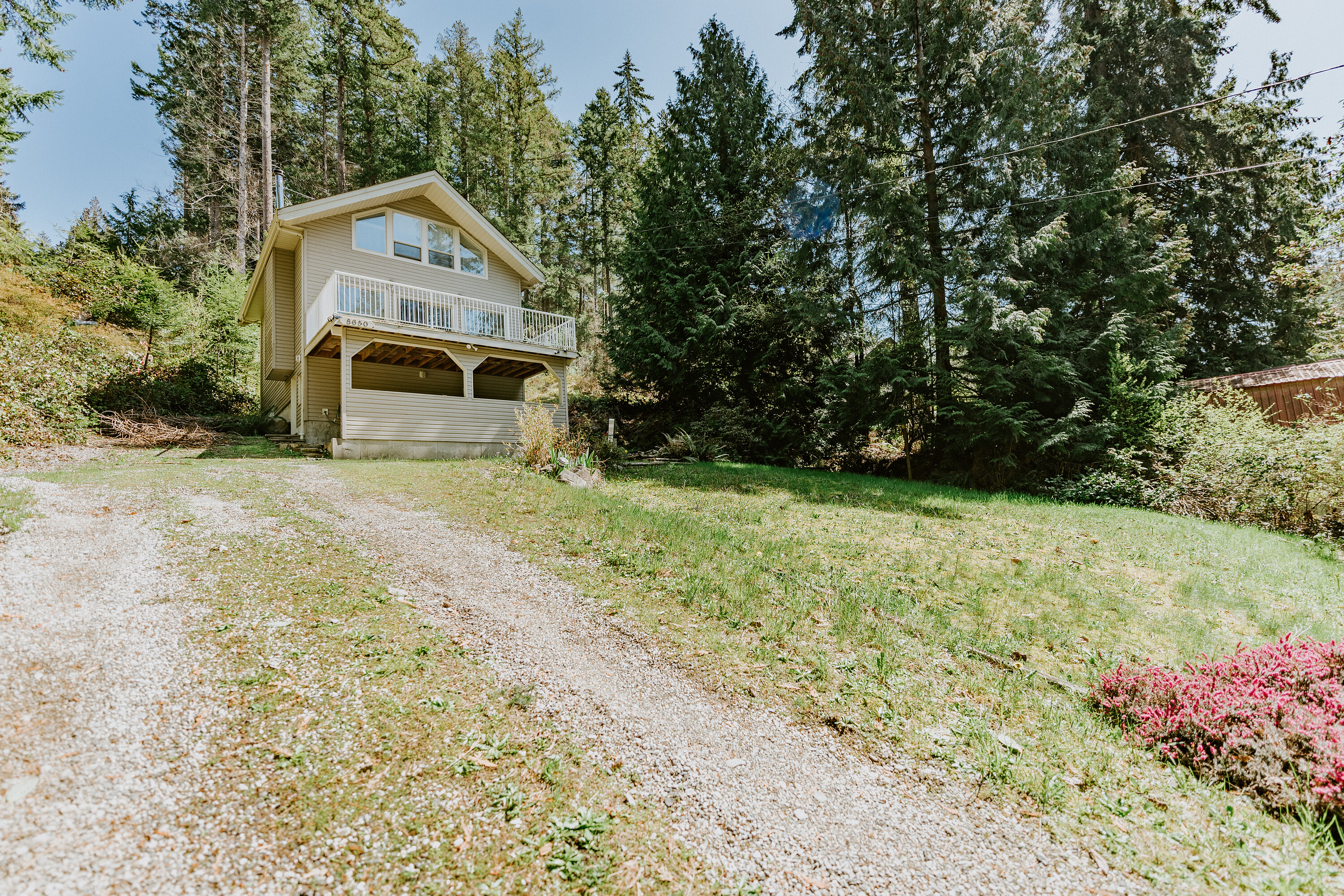 8650 Redrooffs Road, Halfmoon Bay, BC, V7Z 1E7