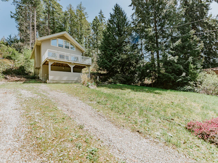 8650 Redrooffs Road, Halfmoon Bay, BC, V7Z 1E7