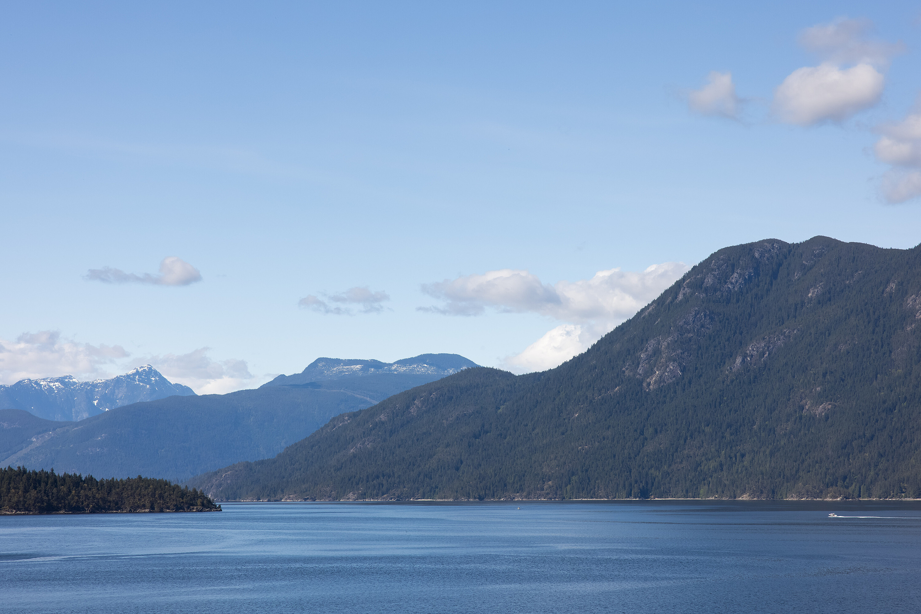 6624 N Gale Avenue, Sechelt, BC, V7Z 0L1