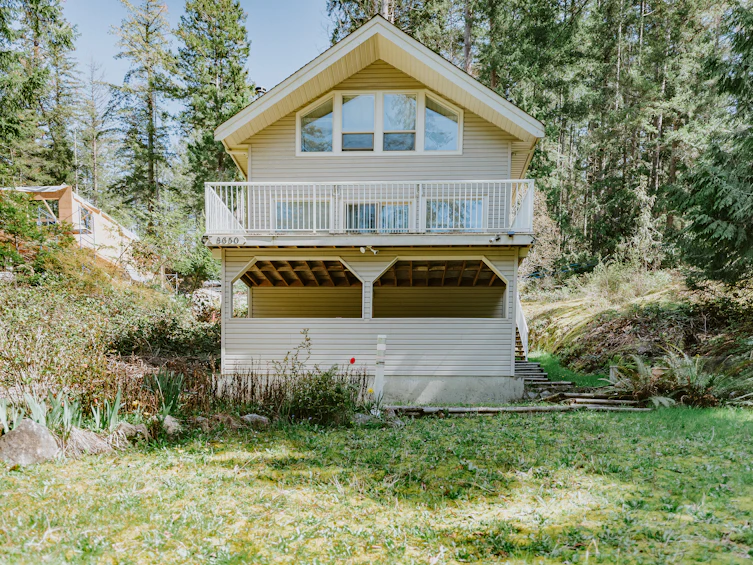 8650 Redrooffs Road, Halfmoon Bay, BC, V7Z 1E7