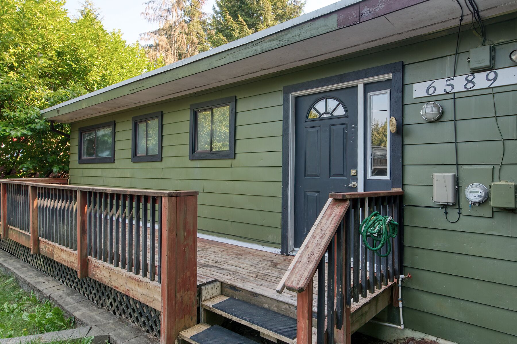 6589 Acorn Road, Sechelt, BC, V7Z 0N3