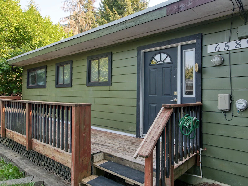 6589 Acorn Road, Sechelt BC