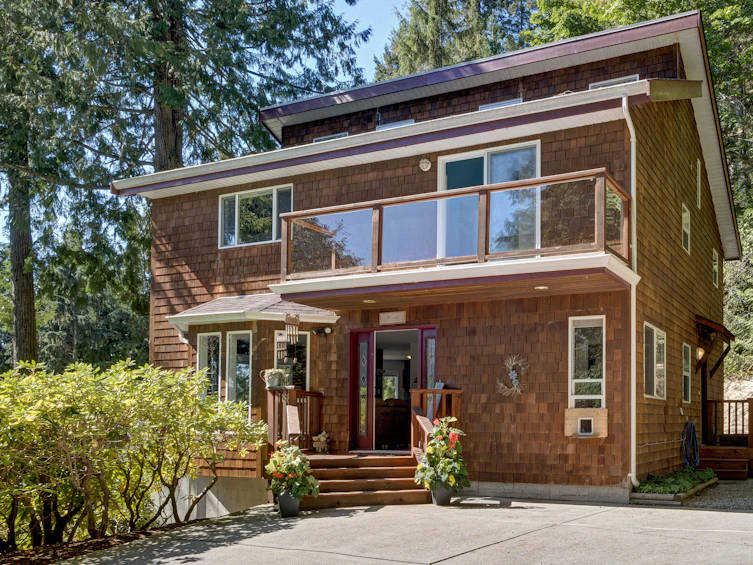 5692-5694 Carmel Place, Sechelt, BC, V7Z 0C6