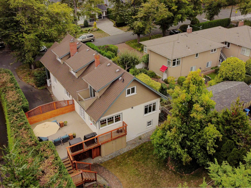 2742 Cavendish Avenue, Oak Bay BC V8R 2G8