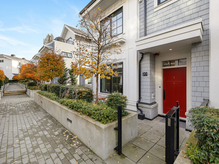 20-1133 Ridgewood Drive, North Vancouver, BC, V7R 0A4