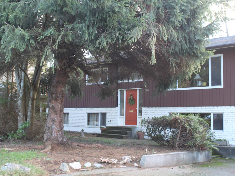 12660 18th Avenue, Surrey BC V4A 1V7
