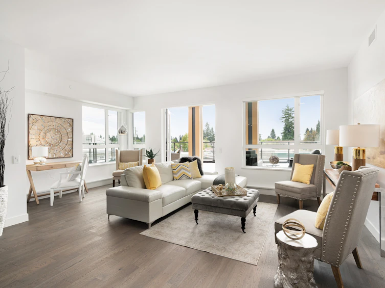 210-3220 Connaught Crescent, North Vancouver, BC, V7K 1Y4