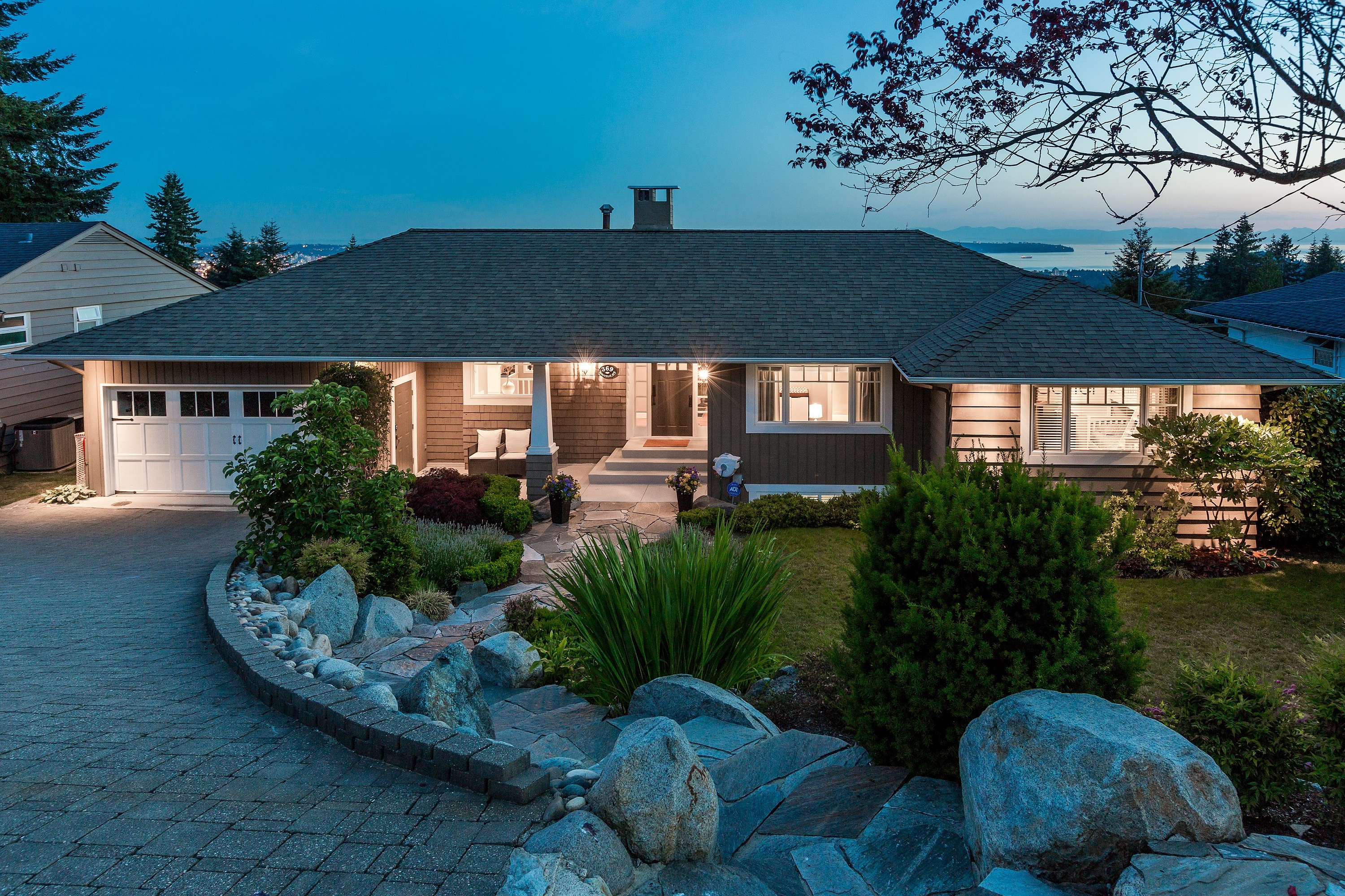 369 Monteray Avenue, North Vancouver, BC, V7N 3E7