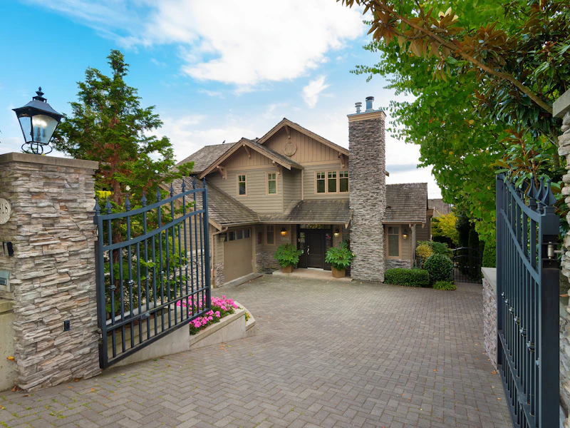 2818 Marine Drive, West Vancouver BC V7V 1L9