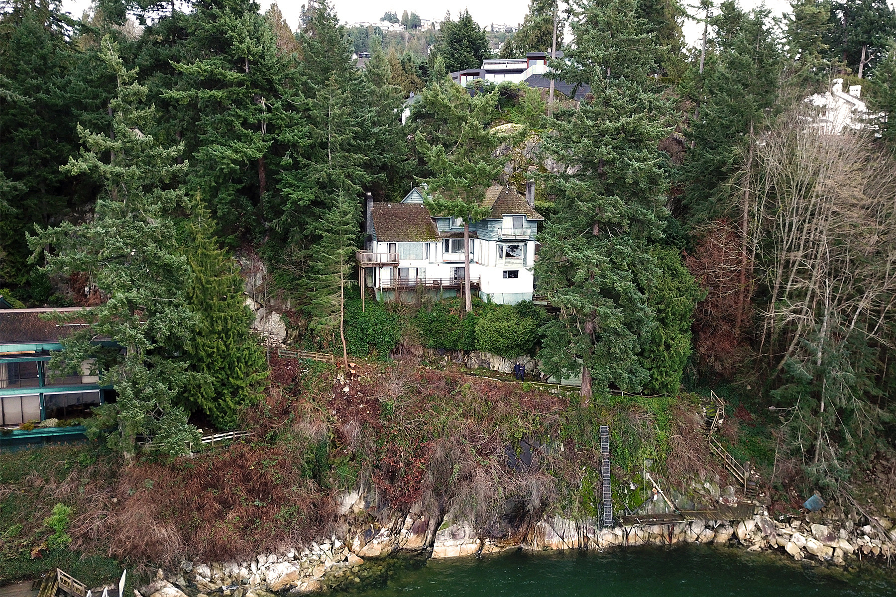 5381 Kew Cliff Road, West Vancouver, BC, V7W 1M3