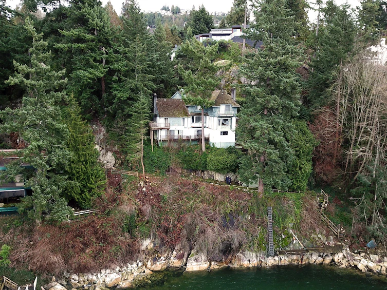 5381 Kew Cliff Road, West Vancouver, BC, V7W 1M3