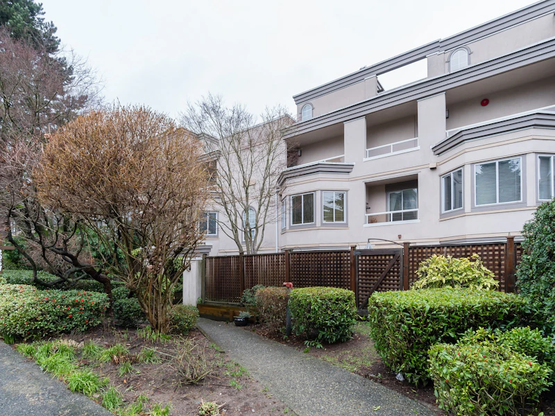312 - 2057 W 3rd Avenue, Vancouver BC V6J 1L4