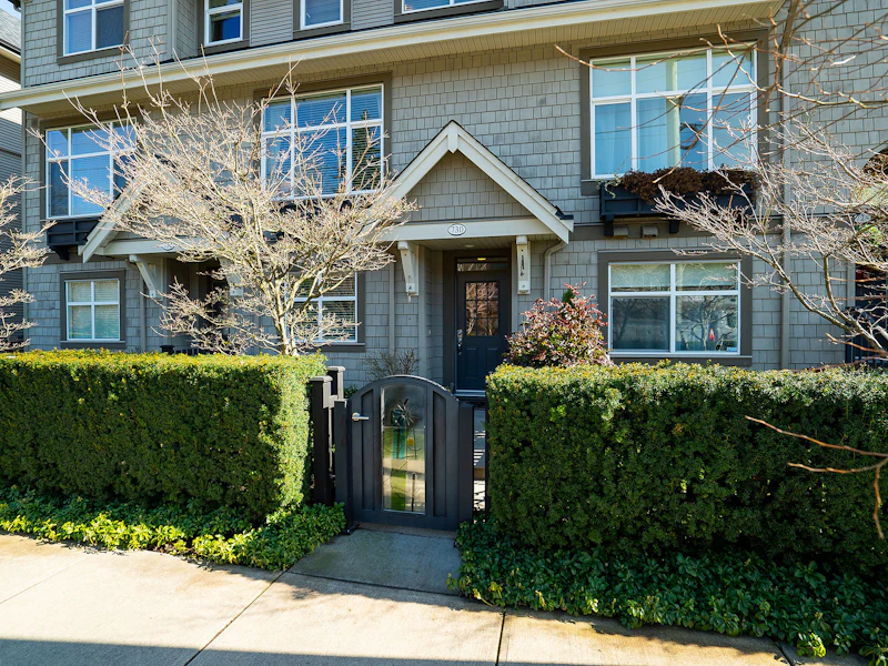 730 Orwell Street, North Vancouver BC V7J 0A5