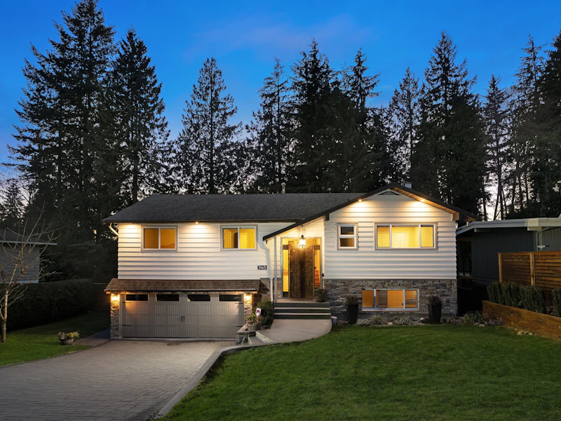 3165 Duval Road, North Vancouver BC V7J 3E3