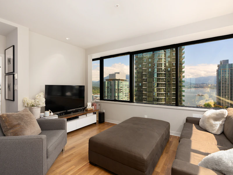1006 - 1333 W Georgia Street, Vancouver BC V6E 4V3