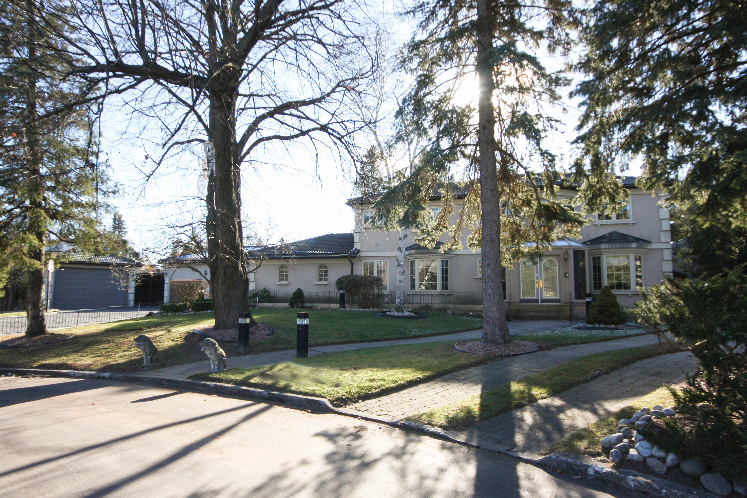 2 Ladyslipper Court, Markham, ON, L3T 2S4