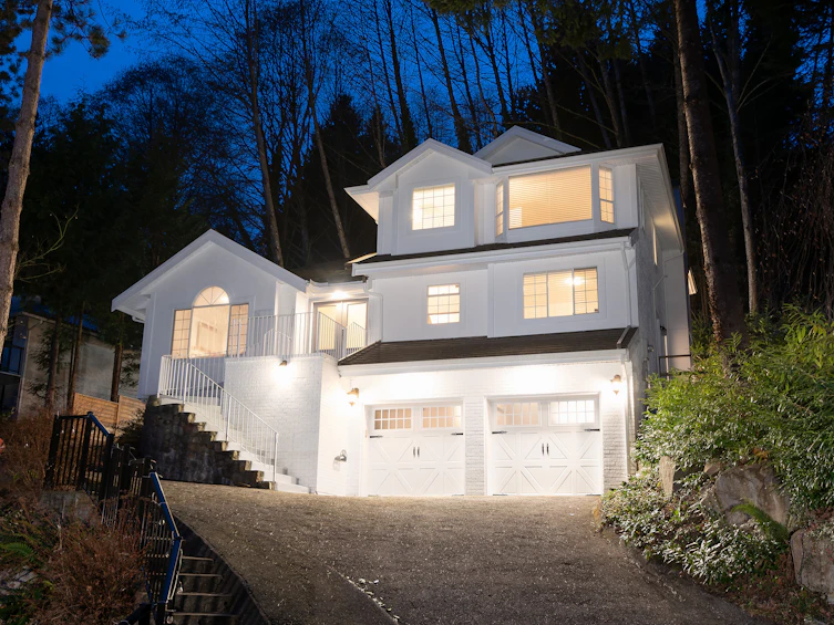 215 Rabbit Lane, West Vancouver, BC, V7S 3B9