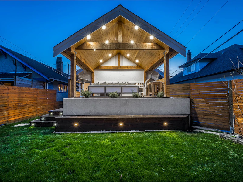 2930 Woodland Drive, Vancouver BC V5N 3R1