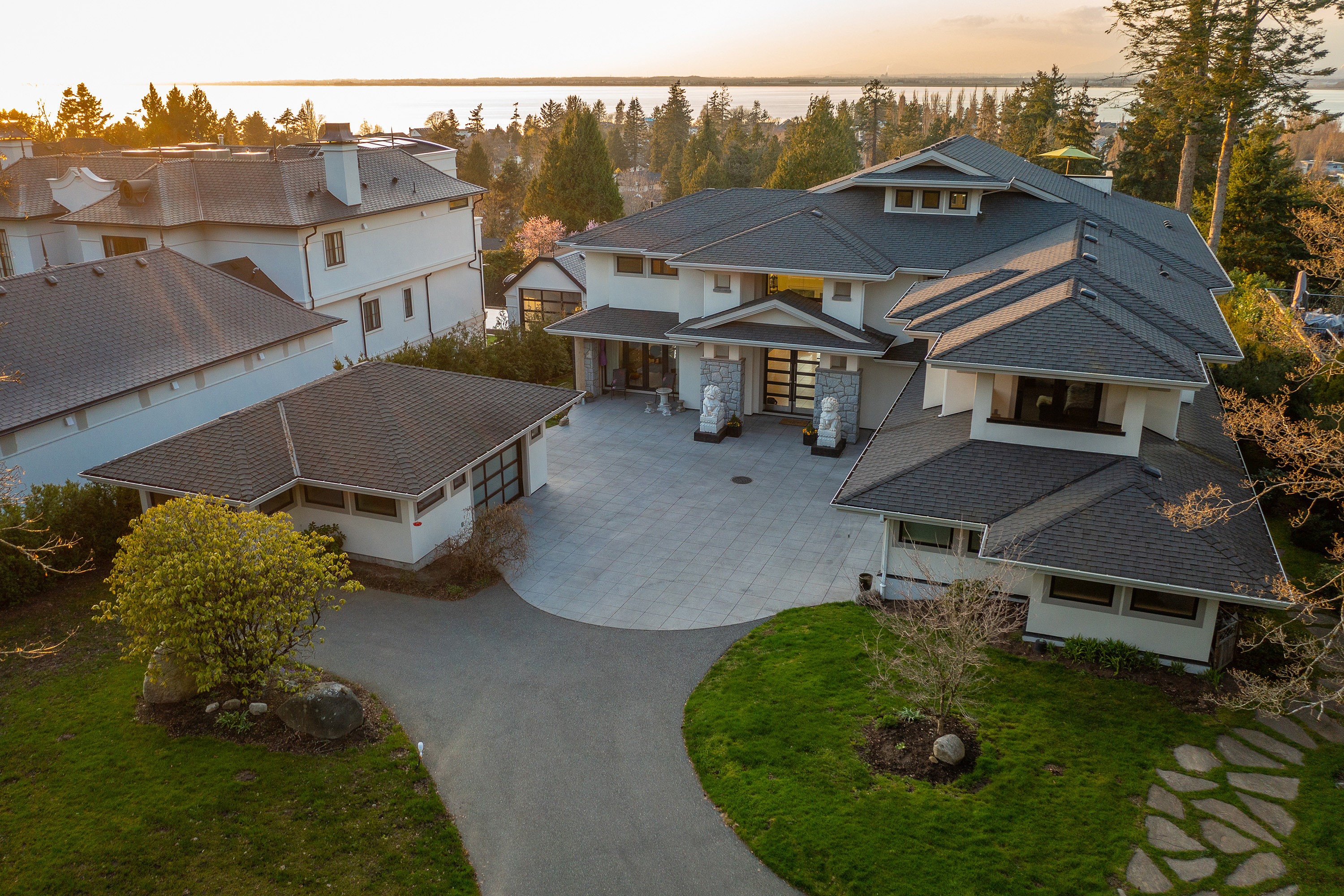 2729 Crescent Drive, Surrey, BC, V4A 3J9