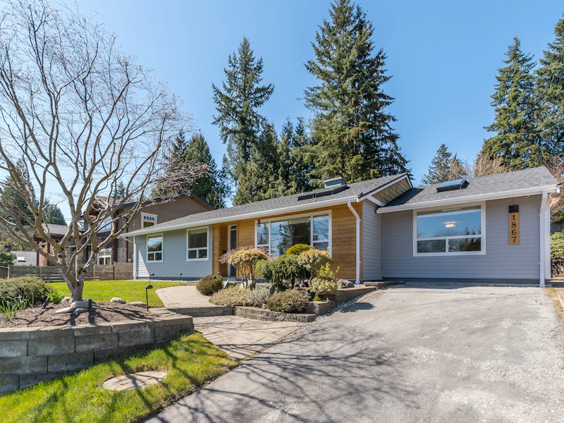 1867 Alderlynn Drive, North Vancouver BC V7J 2S8