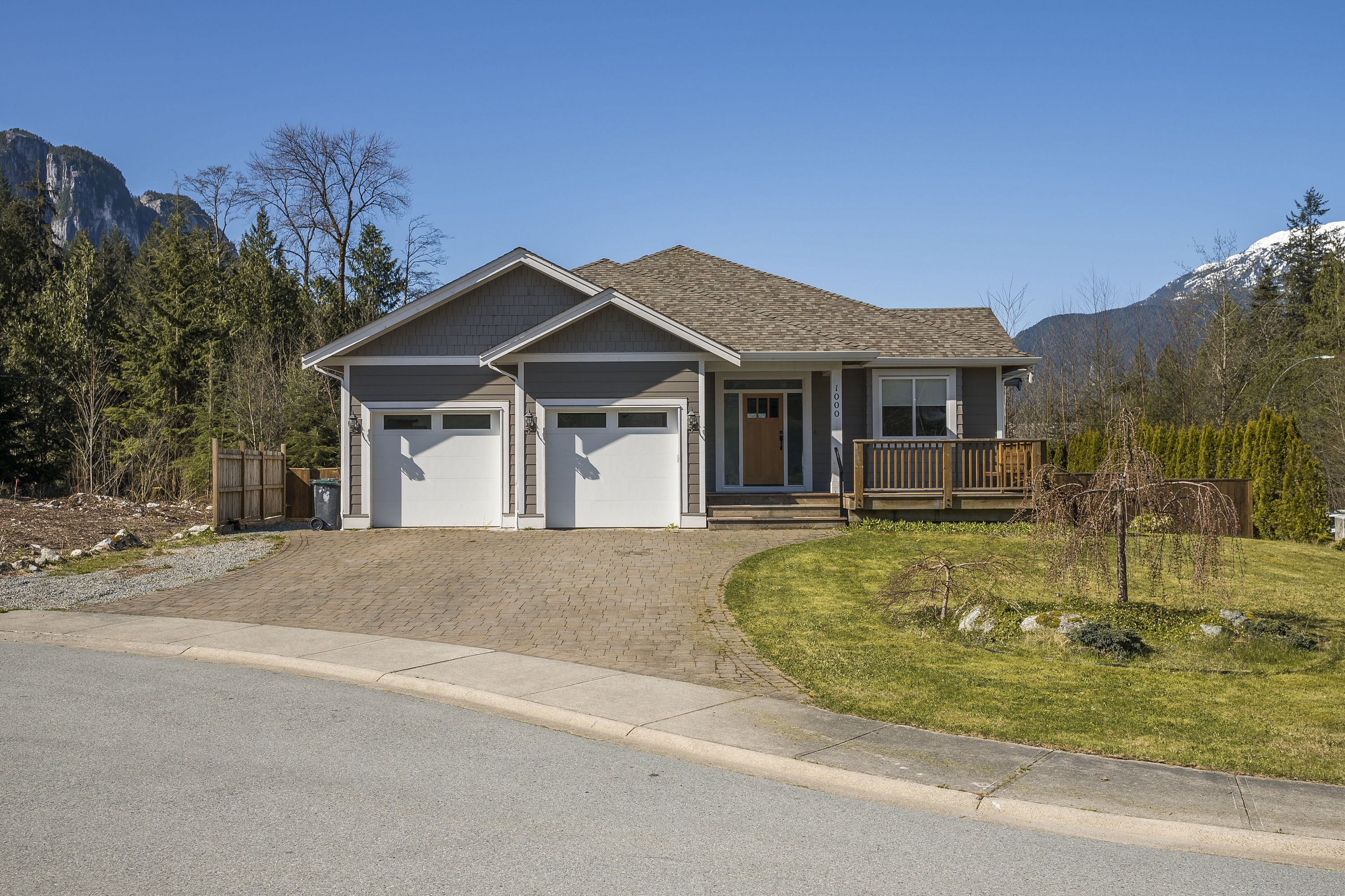 1000 Ash Place, Squamish, BC, V8B 0W2