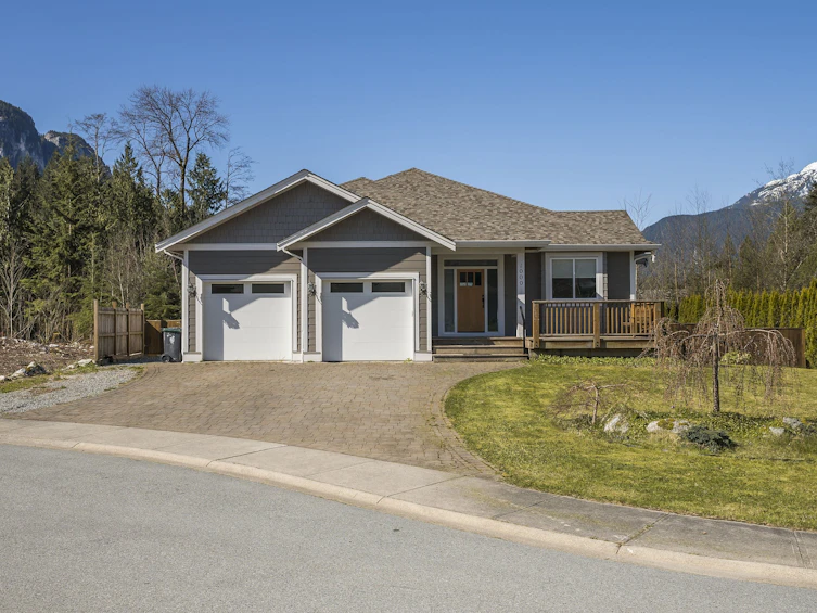 1000 Ash Place, Squamish, BC, V8B 0W2