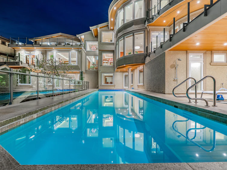 6935 Isleview Road, West Vancouver, BC, V7W 2L1