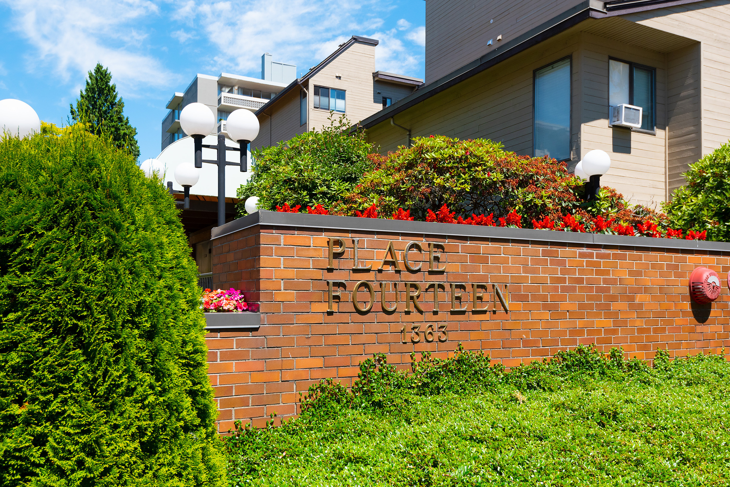 404-1363 Clyde Avenue, West Vancouver, BC, V7T 2W9