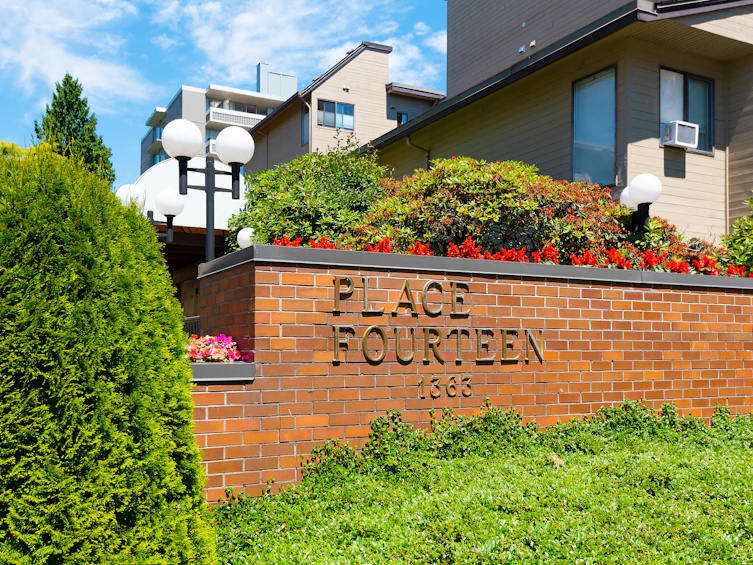404-1363 Clyde Avenue, West Vancouver, BC, V7T 2W9