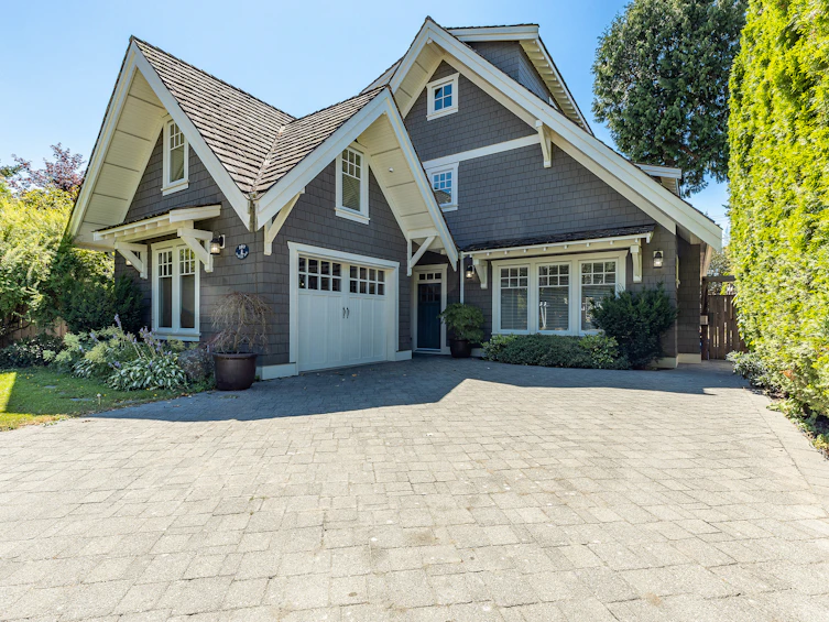 2817 Mcbride Avenue, Surrey, BC, V4A 3G3