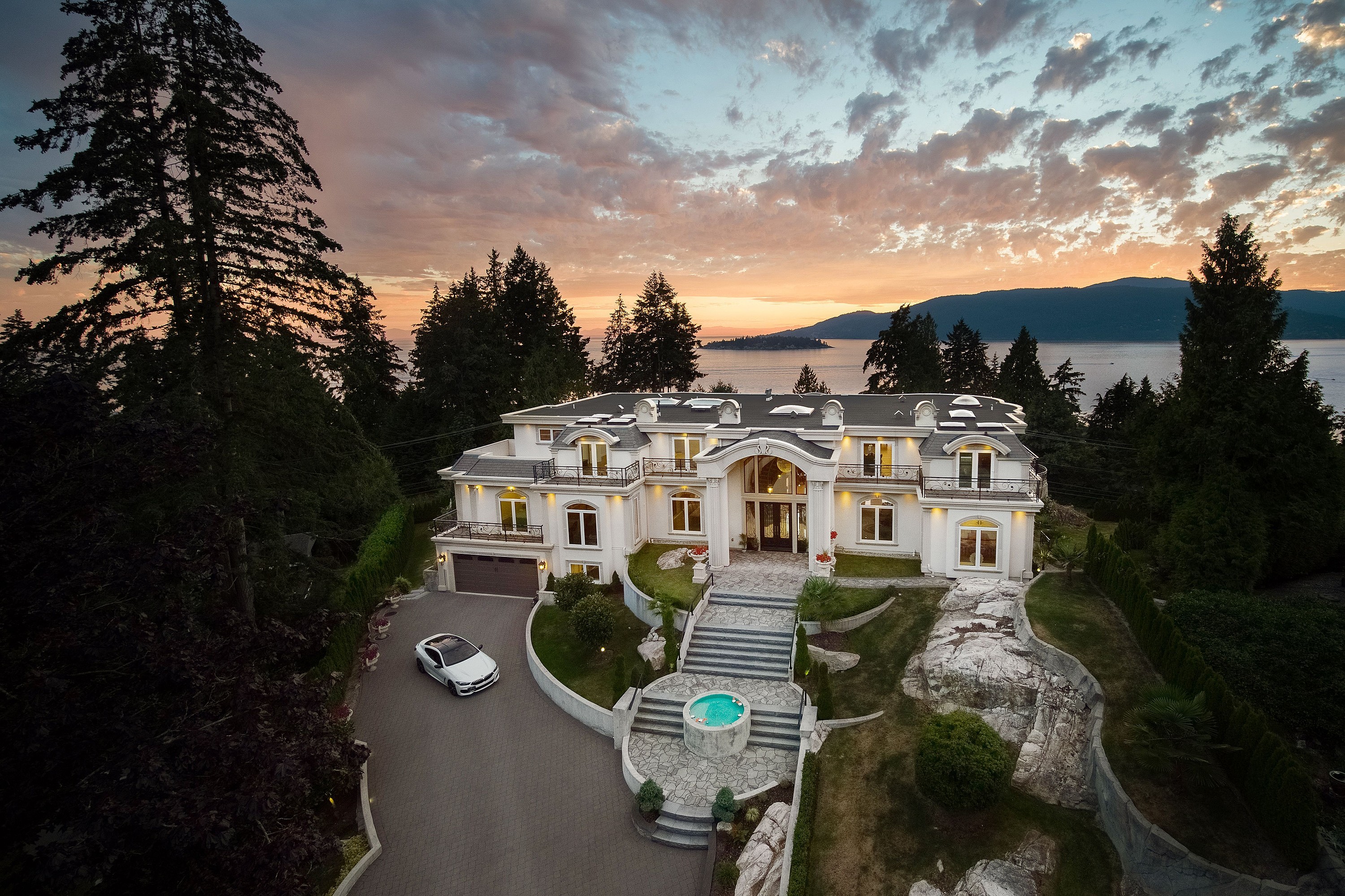5358 Kensington Crescent, West Vancouver, BC, V7W 1M4