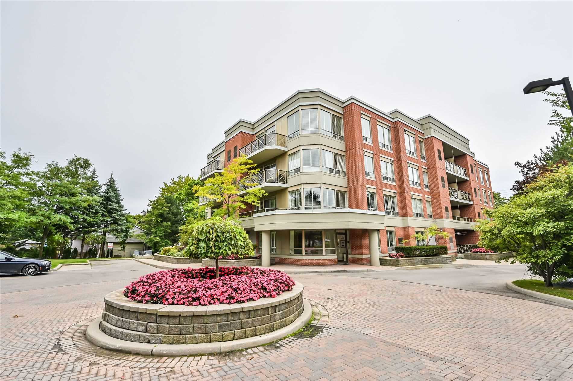 303-801 E Lawrence Ave  