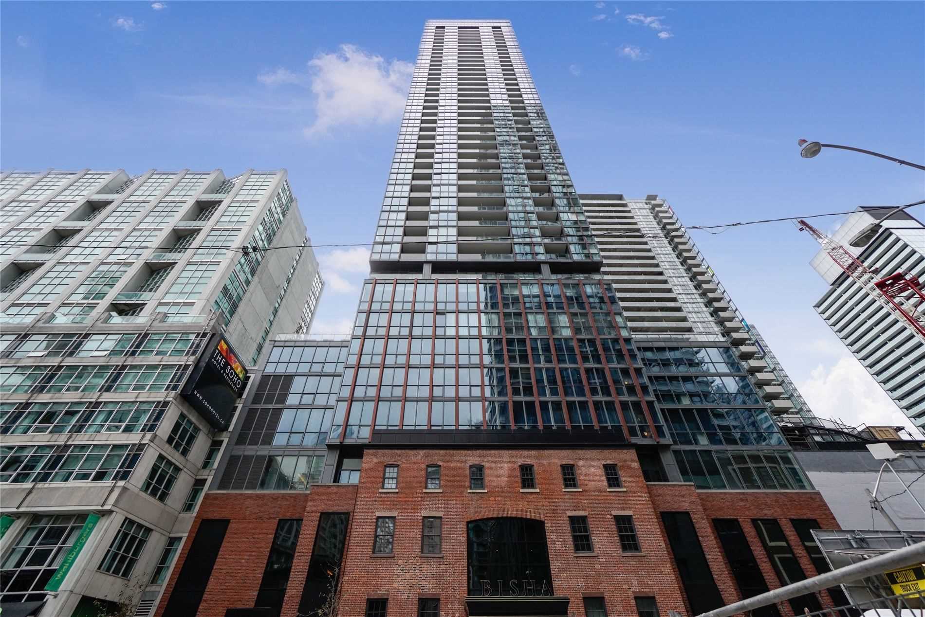 2204-88 Blue Jays Way