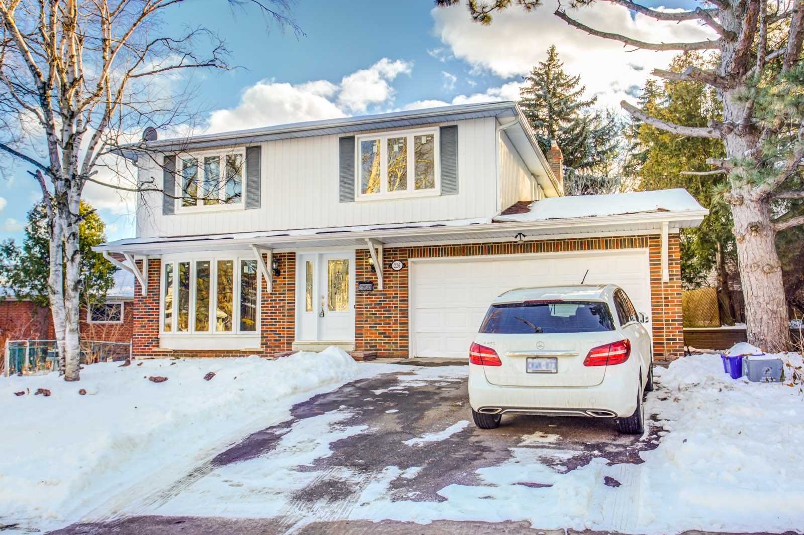 226 Kingslake Rd  