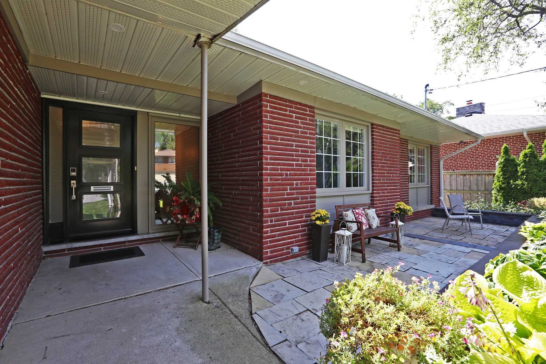 31 Christine Cres  
