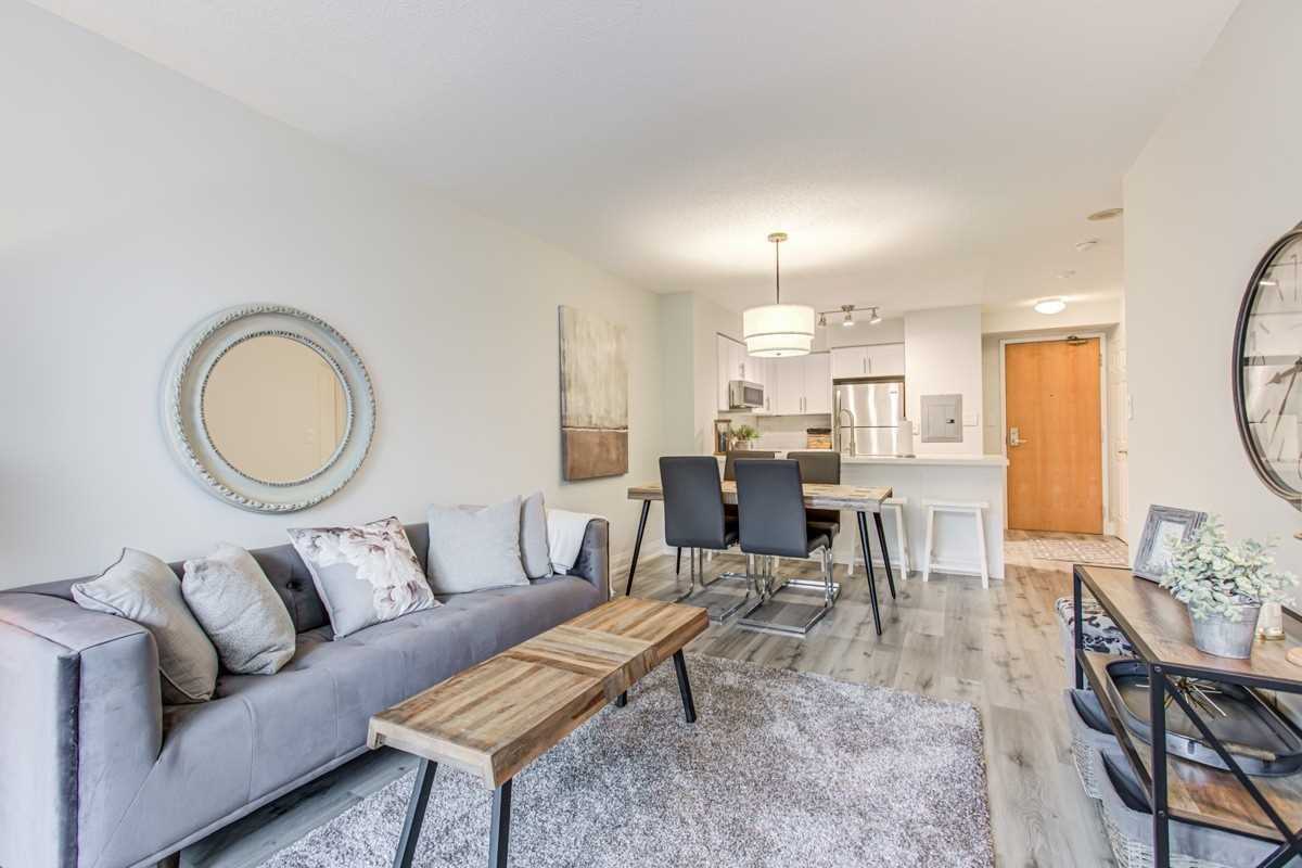 708-43 E Eglinton Ave  