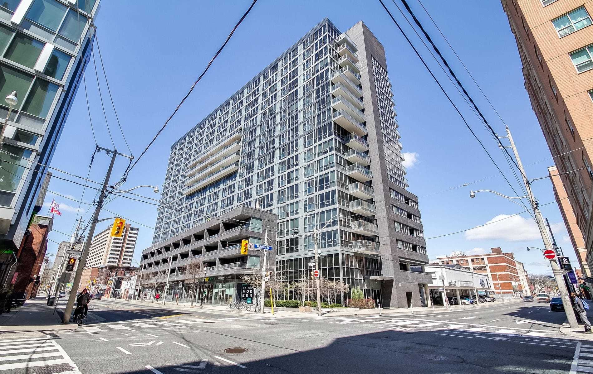 1019-320 E Richmond St  