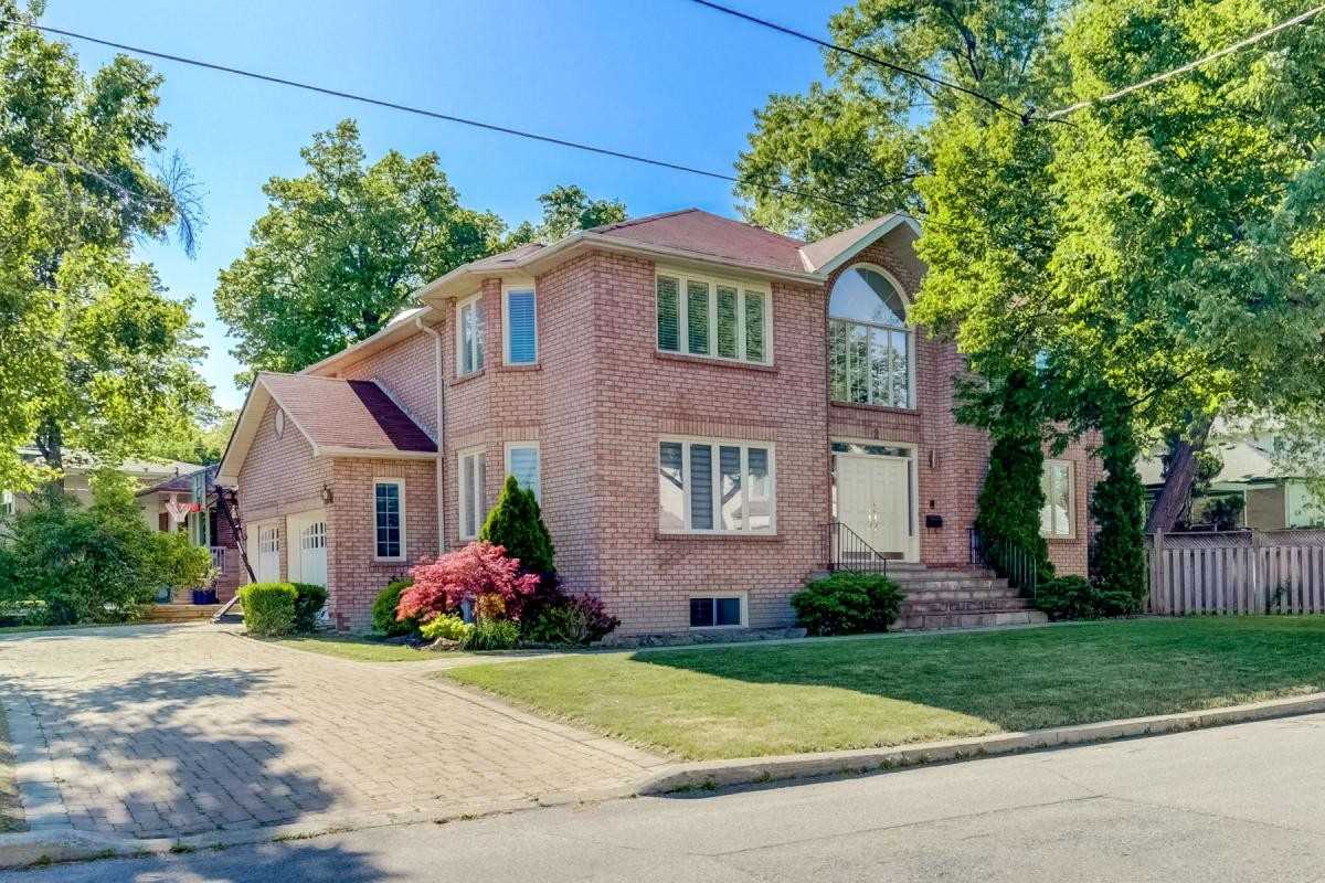 2 Lloydminster Crescent  