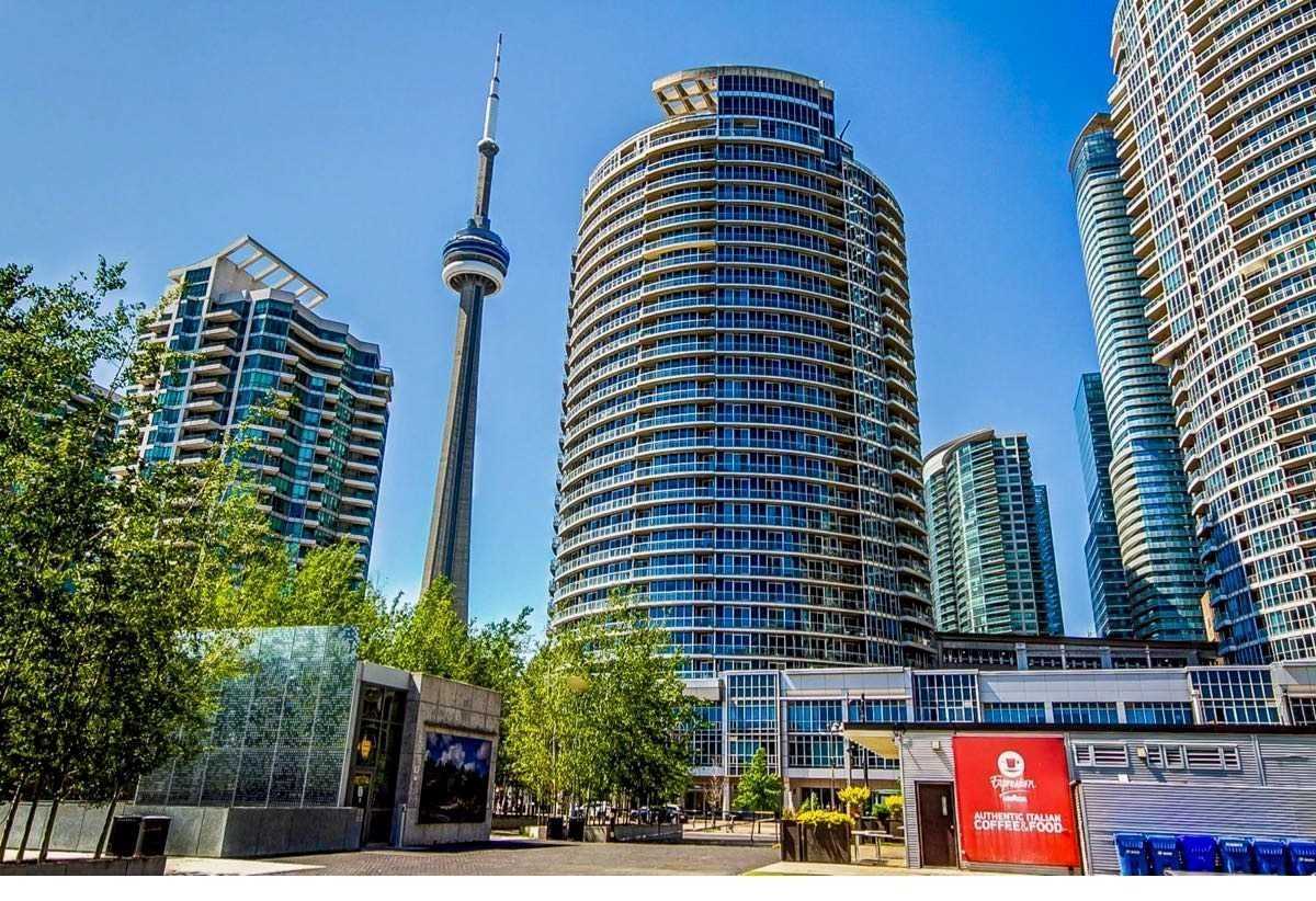 1703-218 W Queens Quay  