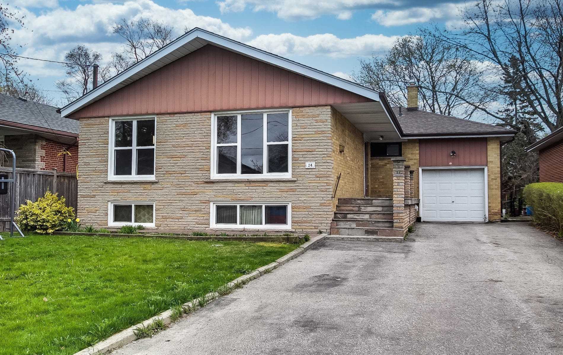 24 Artreeva Drive, Toronto, ON, M3H 4T5