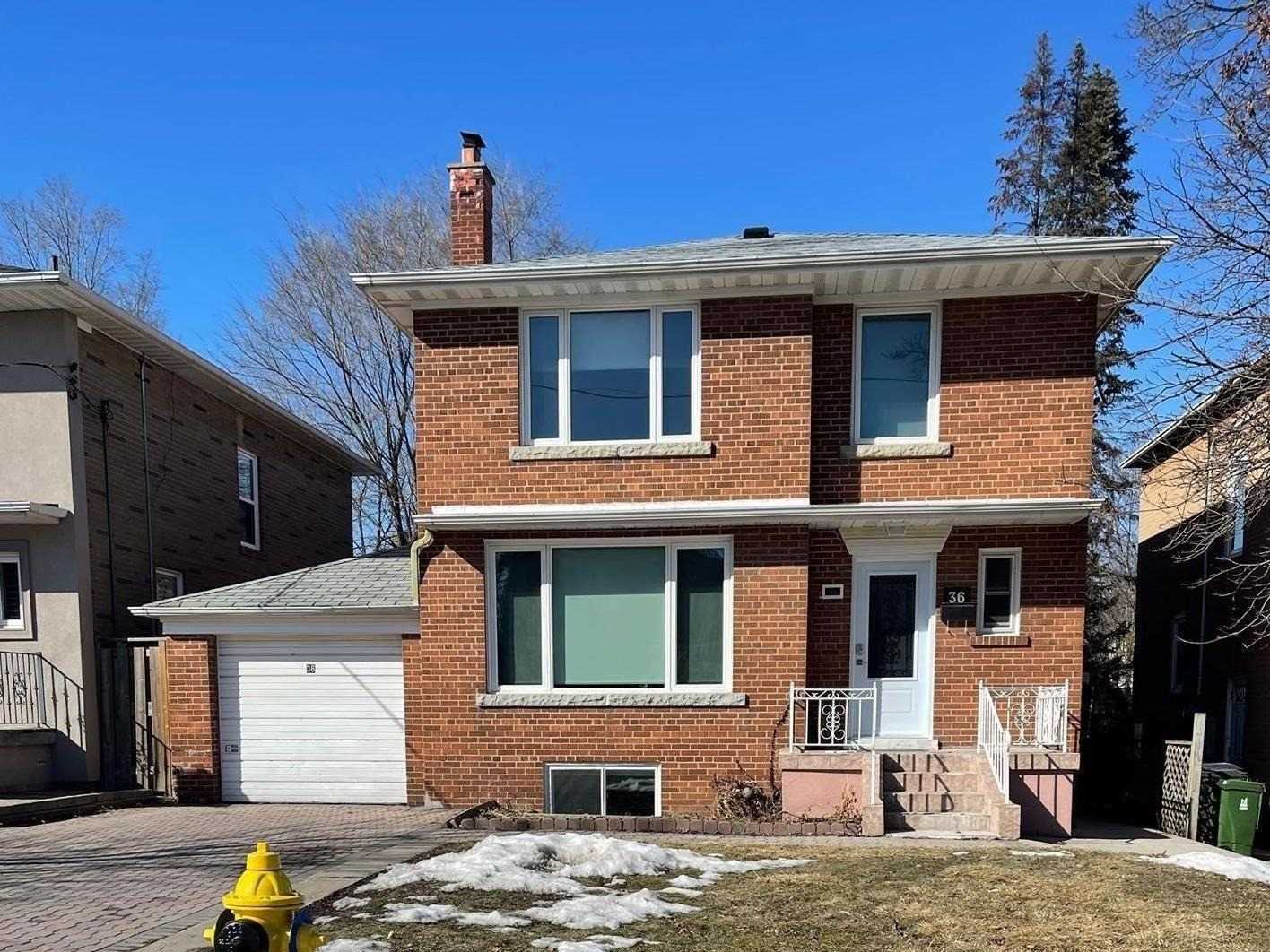 36 Edinburgh Drive, Toronto, ON, M3H 1B4