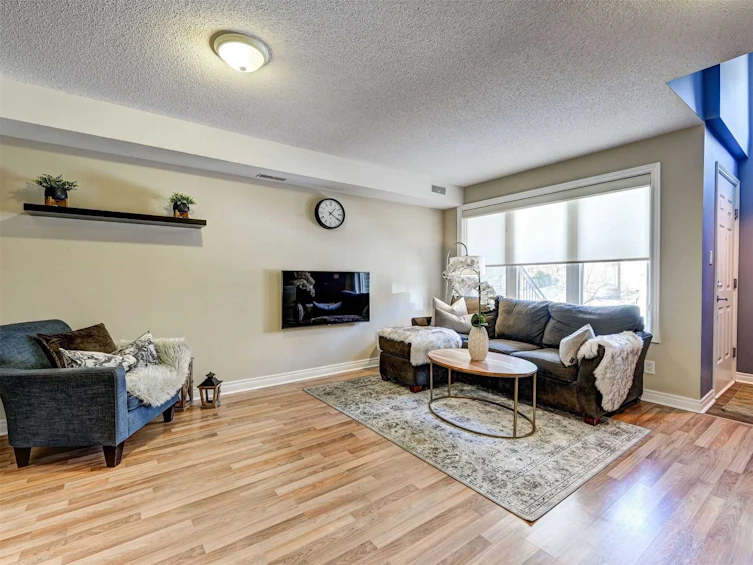 102-10 Brian Peck Crescent, Toronto, ON, M4G 4K4