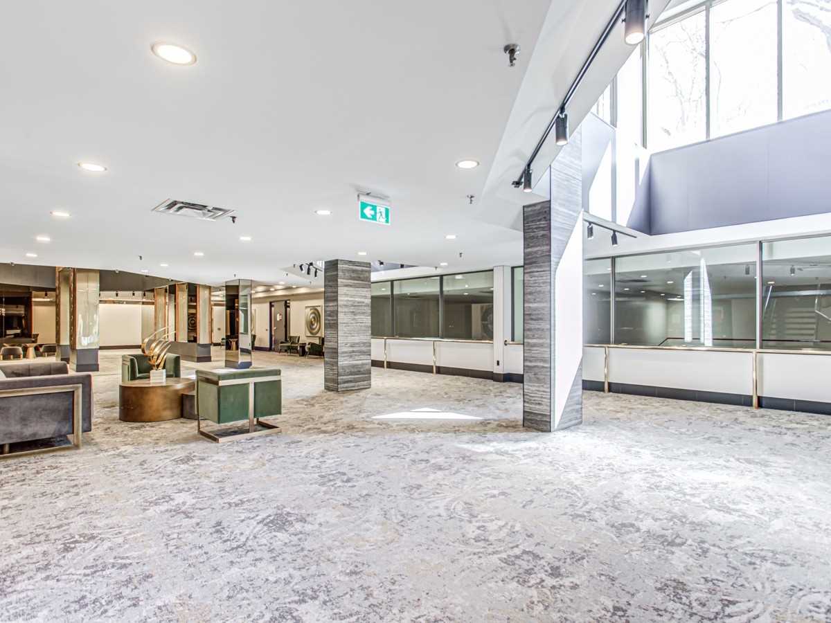 1102 - 131 Beecroft Rd  