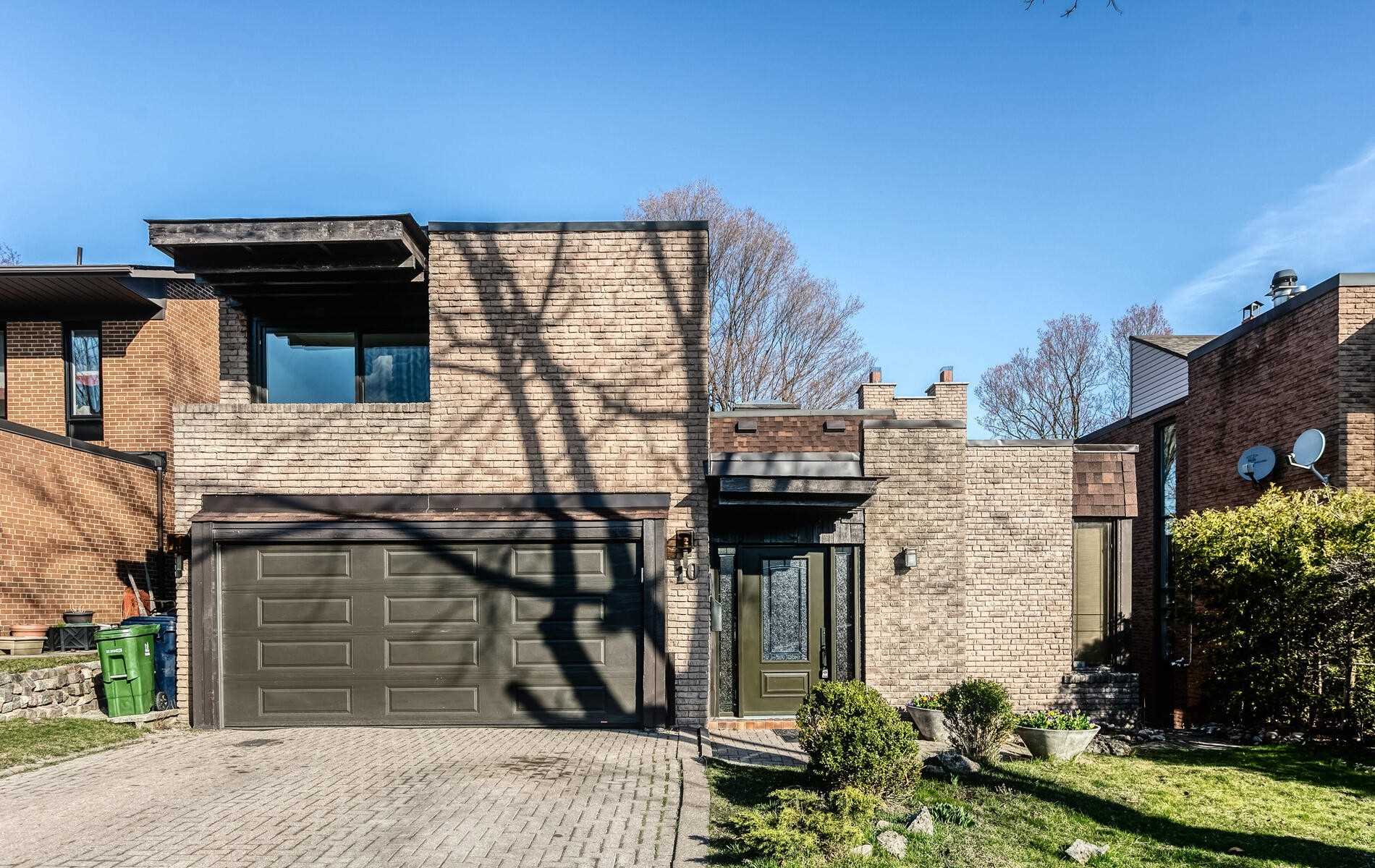 10 Coreydale Court, Toronto, ON, M3H 4T2