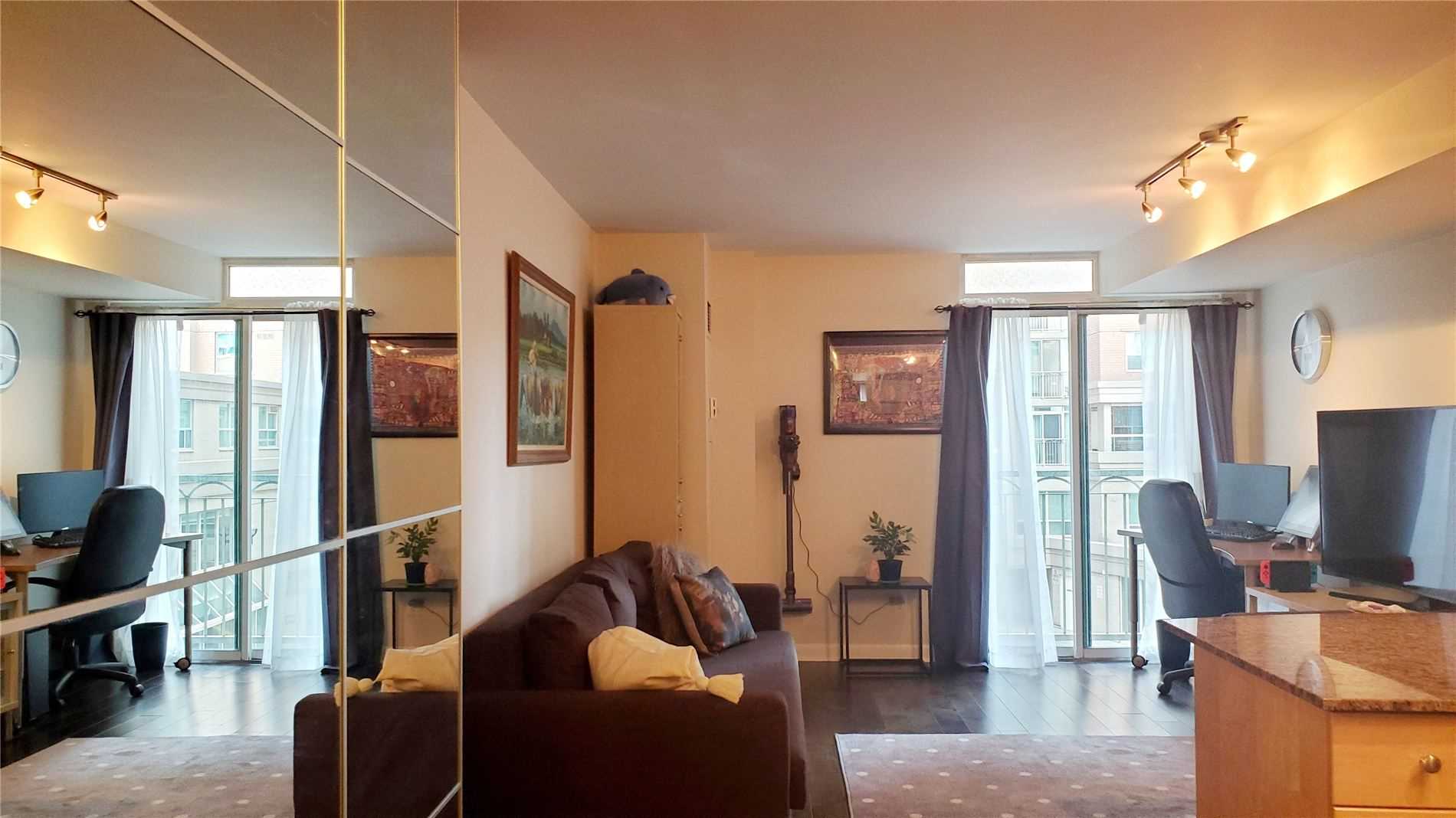 302 - 323 Richmond St E  