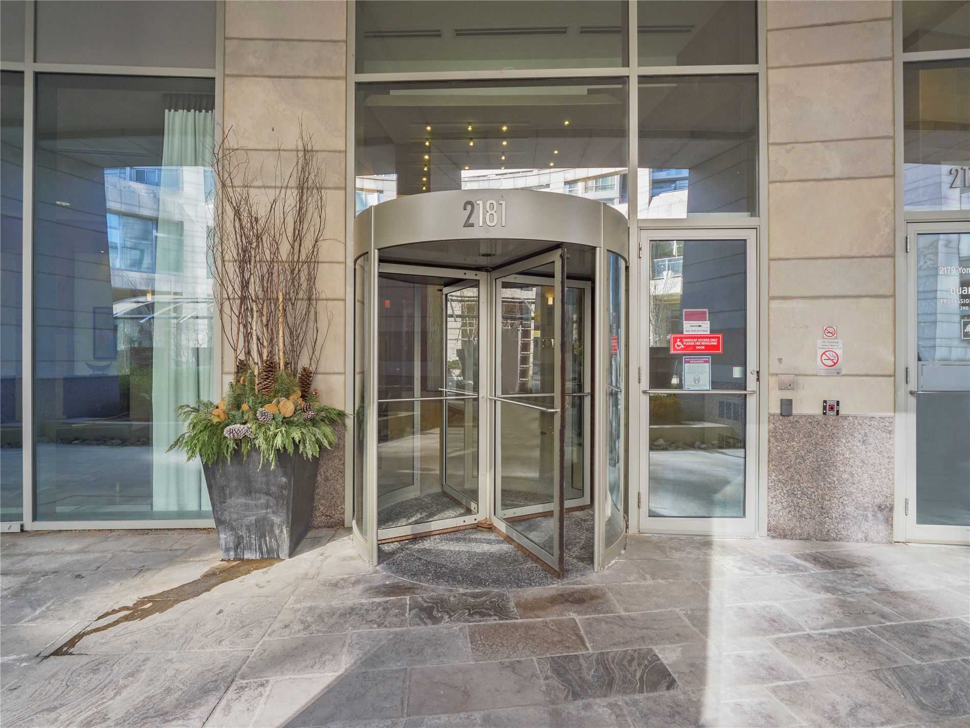 2301 - 2181 Yonge St  