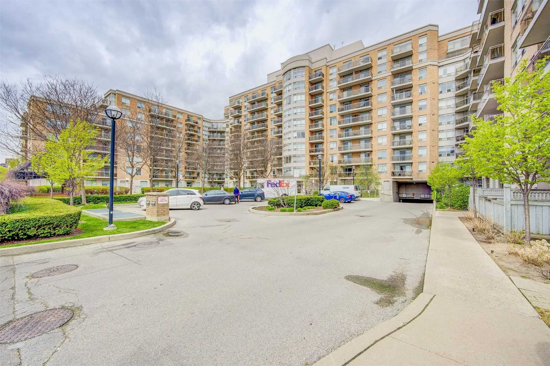 519-650 Lawrence Avenue W, Toronto, ON, M6A 3E8