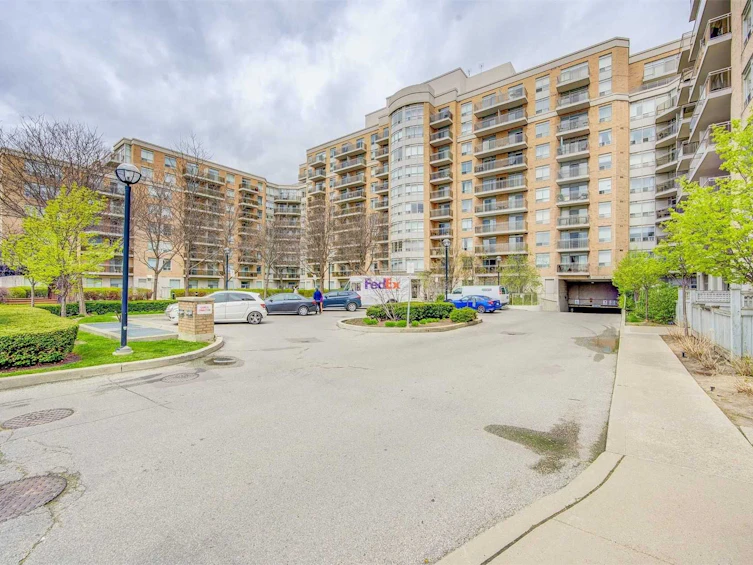 519-650 Lawrence Avenue W, Toronto, ON, M6A 3E8